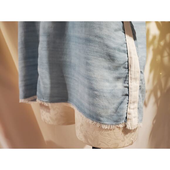 Bella Dahl Fray Hem Button Tencel Light Wash Denim Shirt Size M Roll Tab Sleeve - Picture 7 of 13